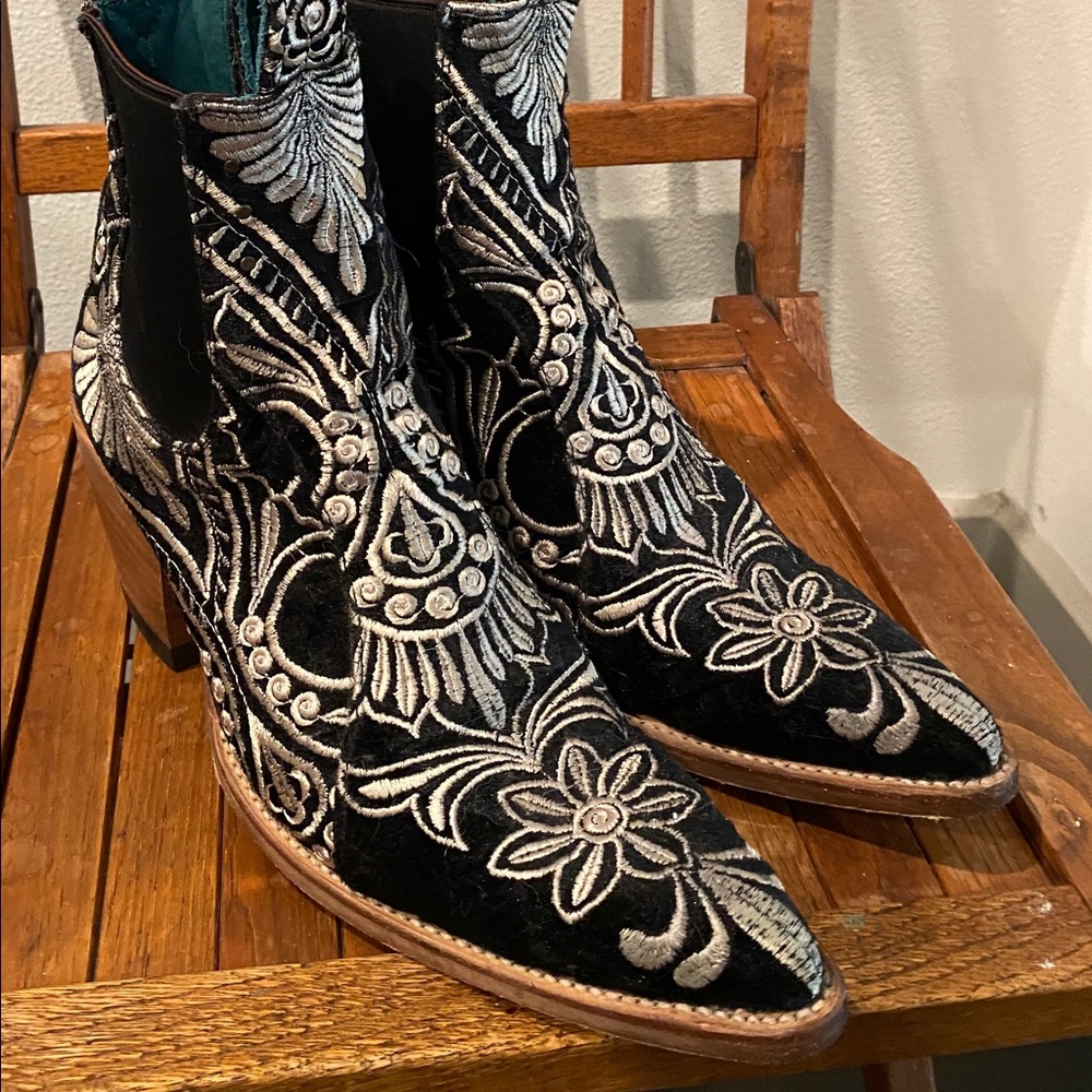 PS Kaufman x Lenni velvet western boots